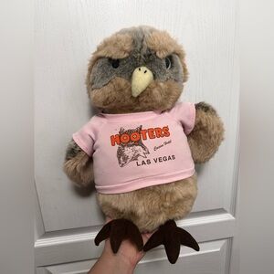 Hooters owl